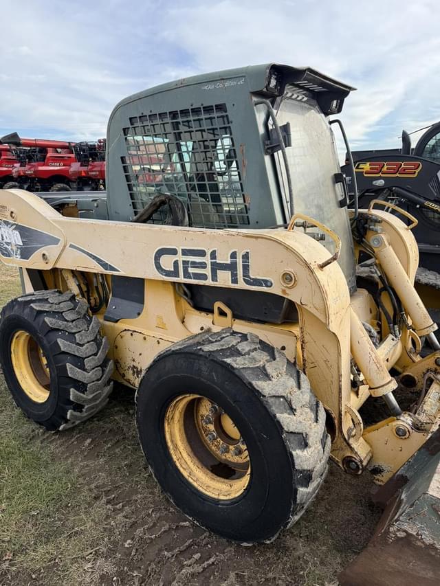 Image of Gehl 7810 equipment image 2