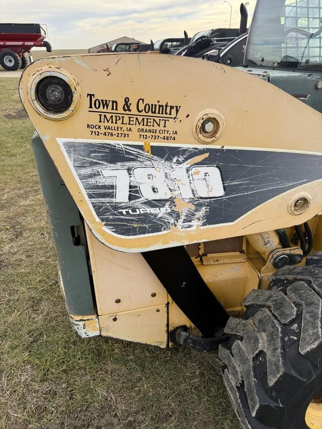 Image of Gehl 7810 equipment image 4