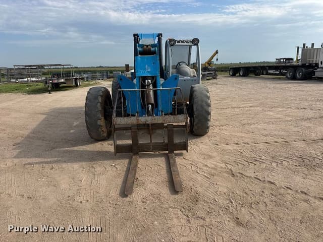 Image of Genie GTH-844 equipment image 1
