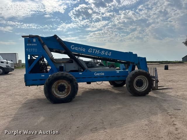 Image of Genie GTH-844 equipment image 3