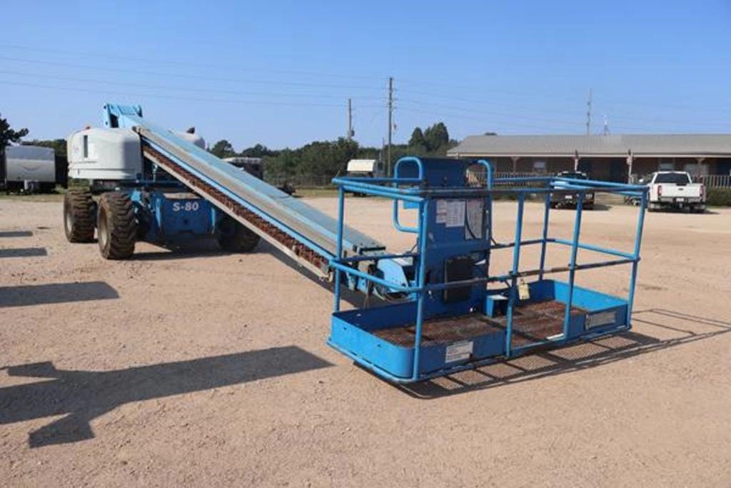 2008 Genie S-80 Equipment Image0