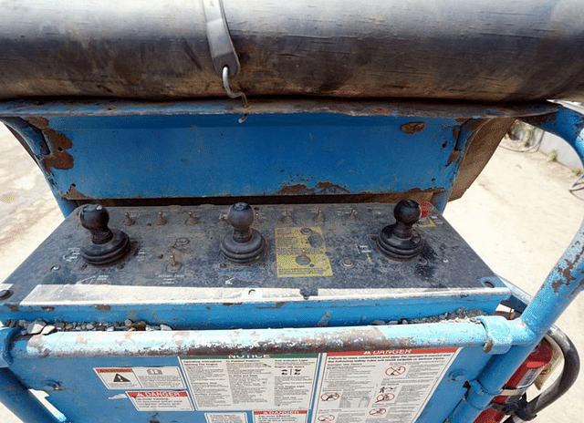 Image of Genie S-85 equipment image 4