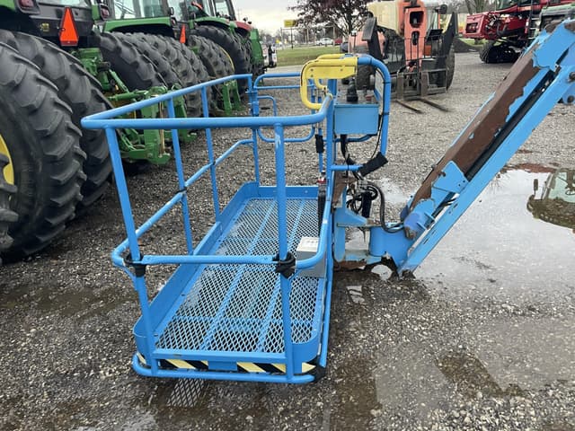 Image of Genie S-85 equipment image 1