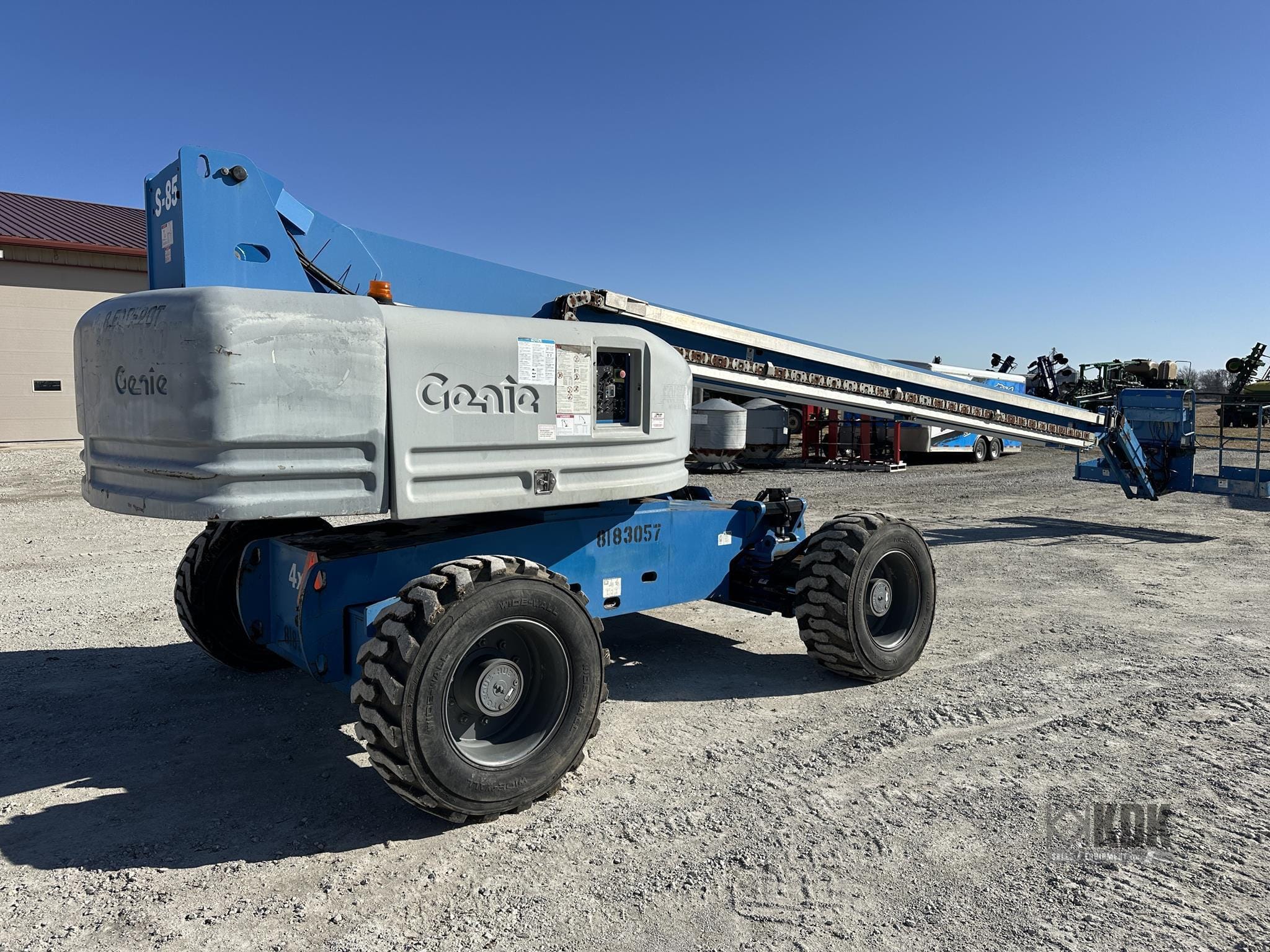 2008 Genie S-85 Equipment Image0