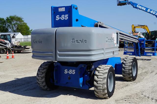 Image of Genie S-85 equipment image 4