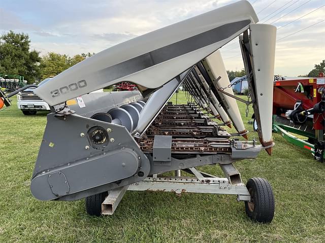 Image of Gleaner 3000 equipment image 1