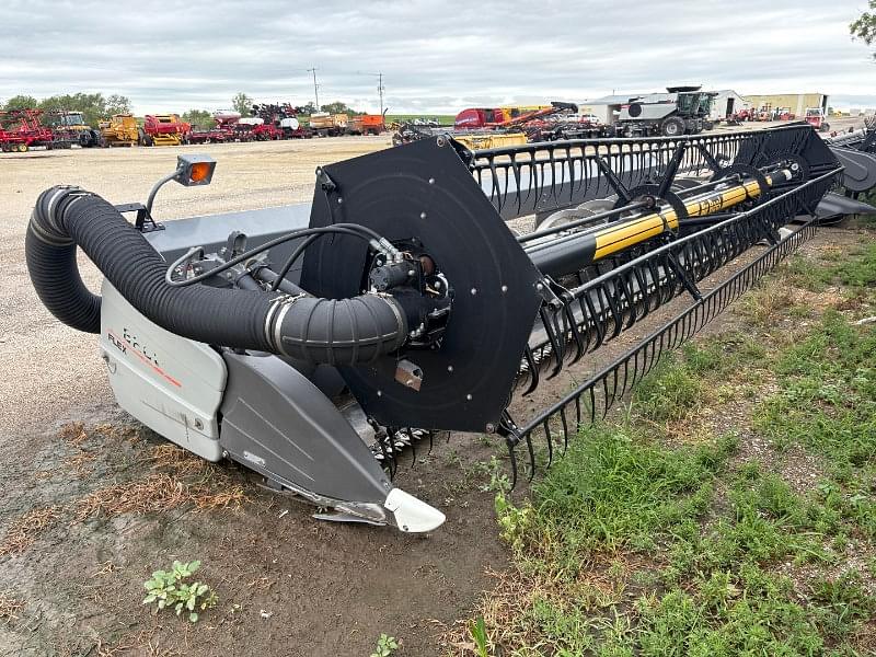 Image of Gleaner 8200 Primary image