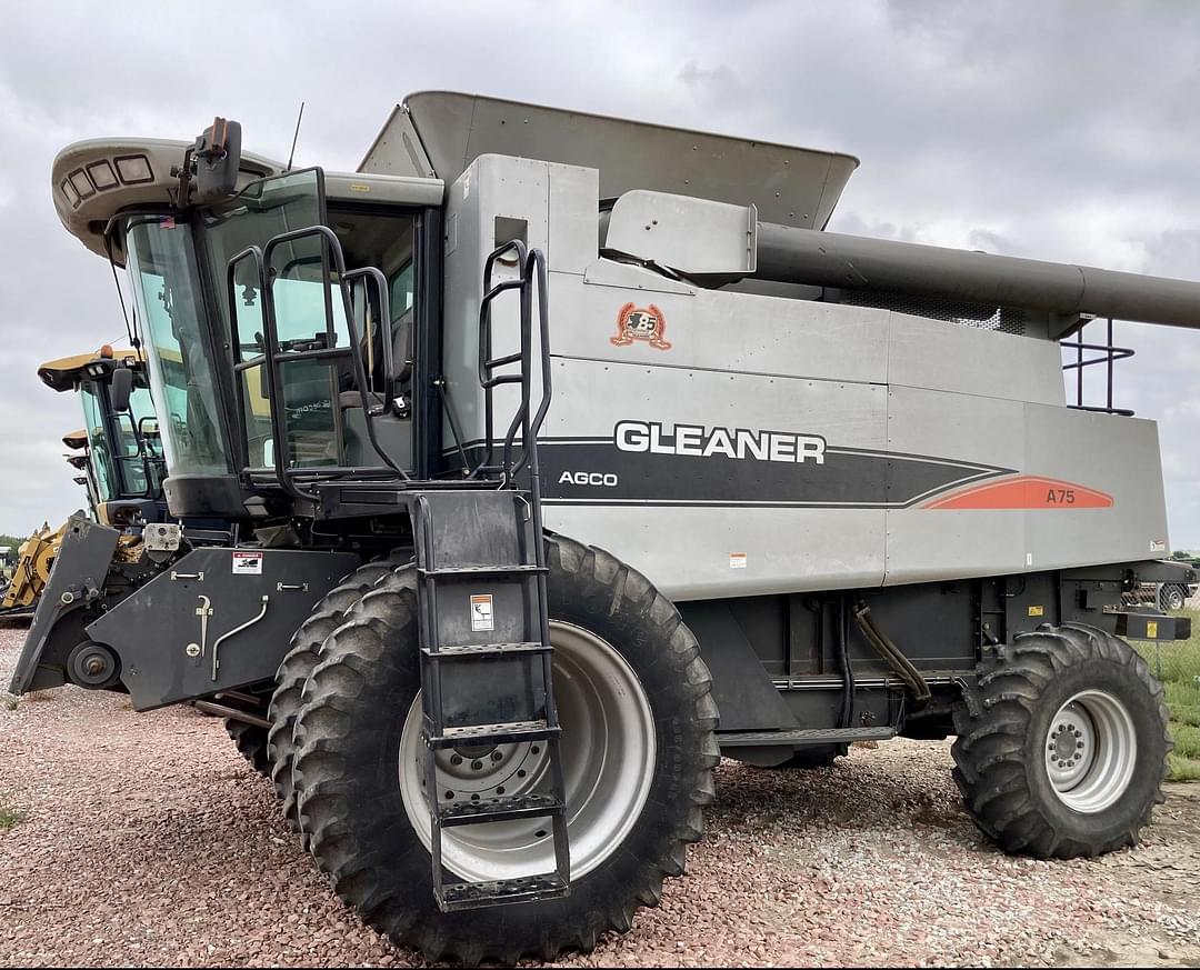 Image of Gleaner A75 Primary image