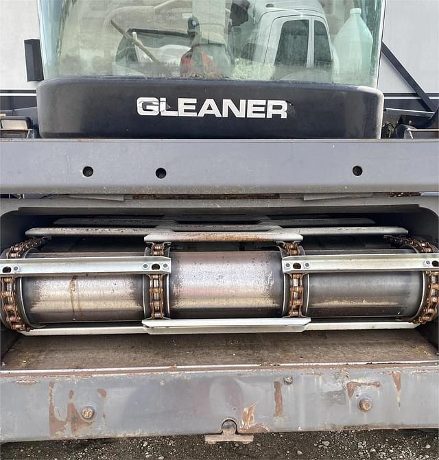 Image of Gleaner A75 equipment image 3