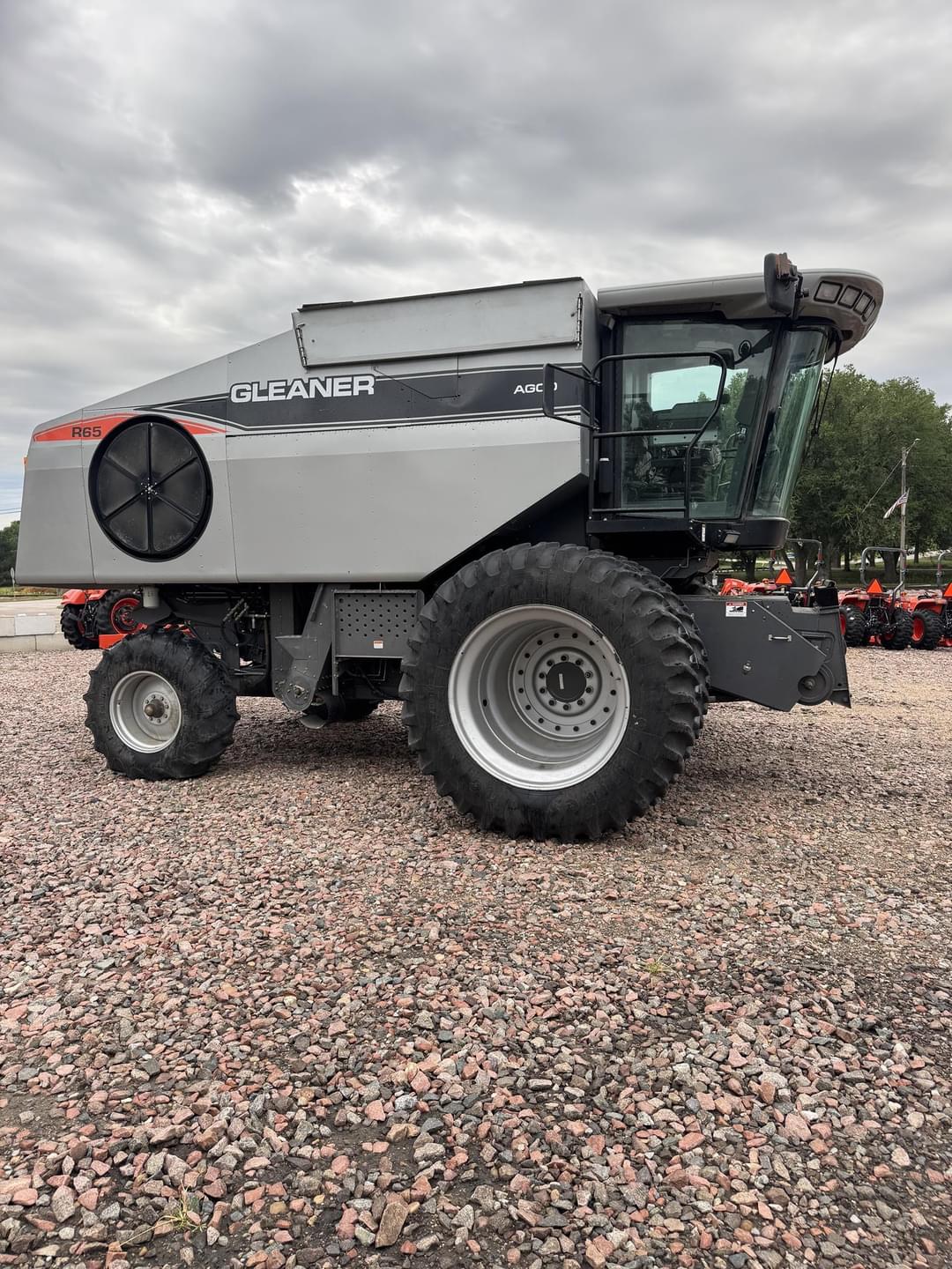 Image of Gleaner R65 Image 1