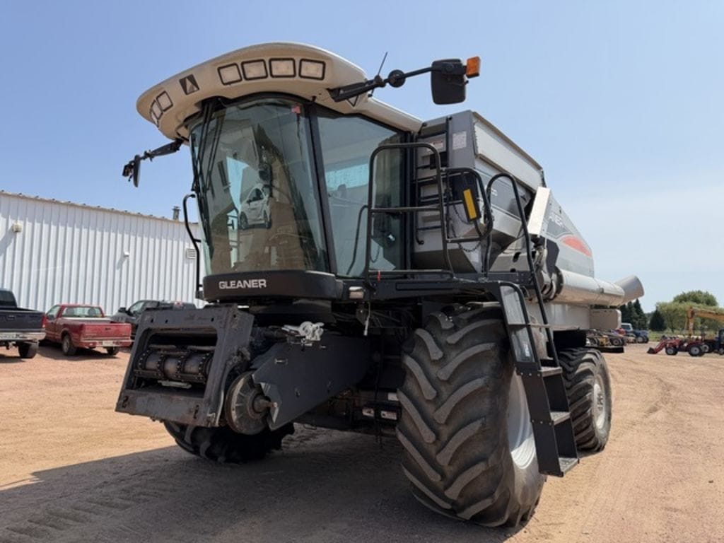 2008 Gleaner R65 Equipment Image0