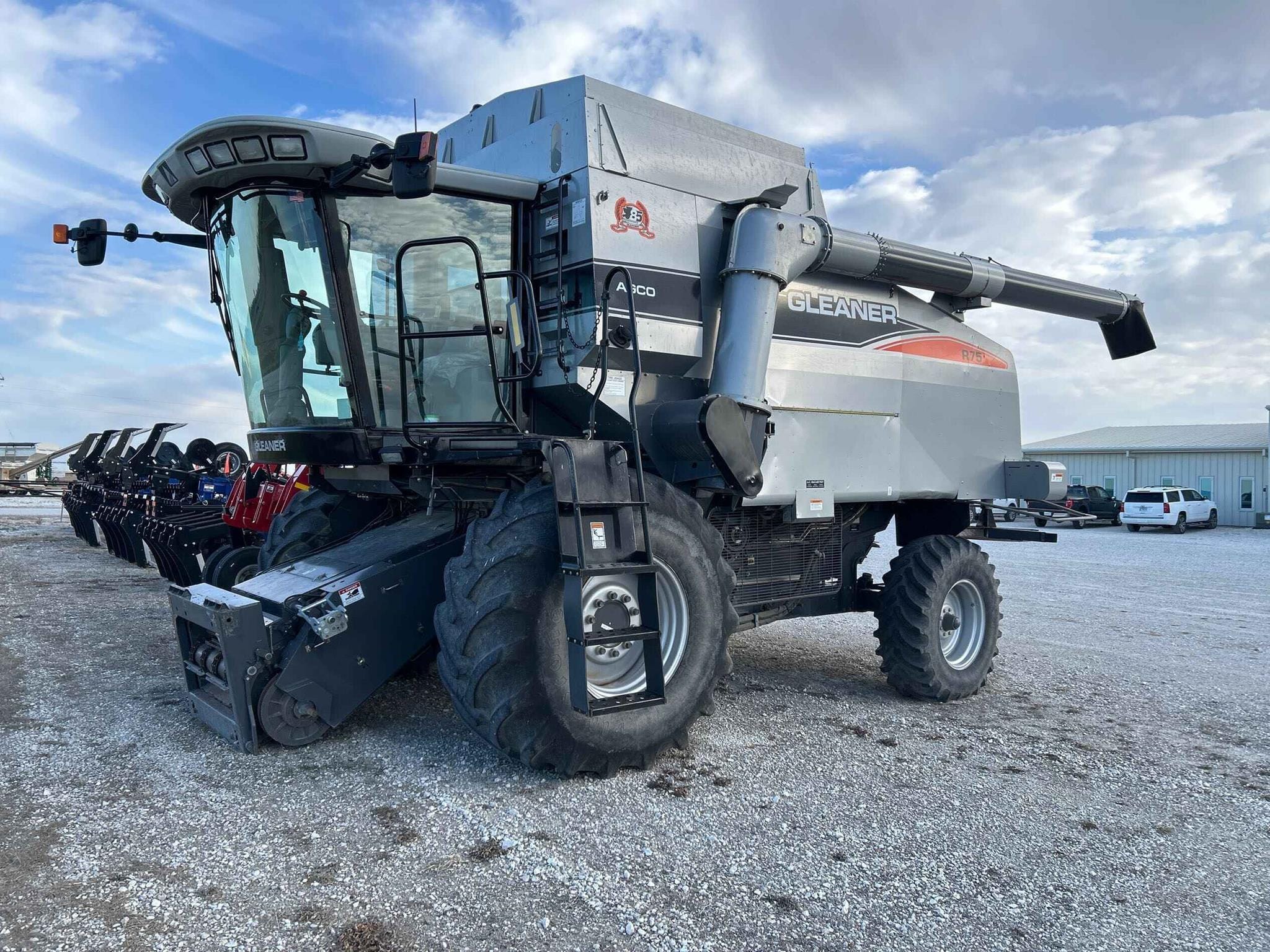 2008 Gleaner R75 Equipment Image0