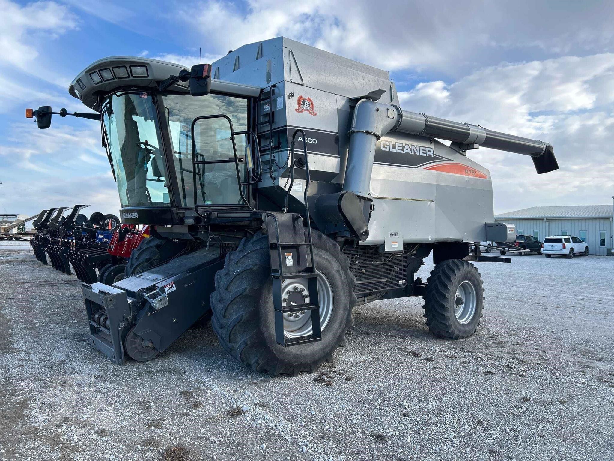 2008 Gleaner R75 Equipment Image0