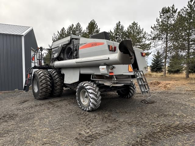 Image of Gleaner R75 equipment image 3
