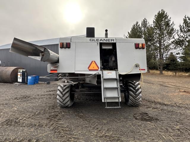 Image of Gleaner R75 equipment image 4