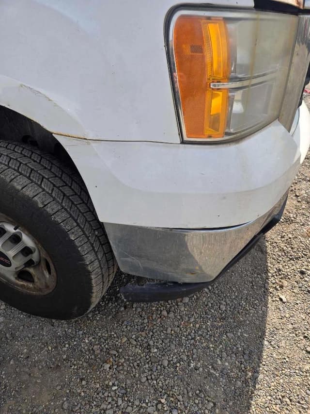 Image of GMC 2500 equipment image 3