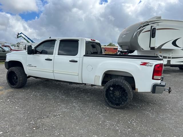 Image of GMC 2500 equipment image 3