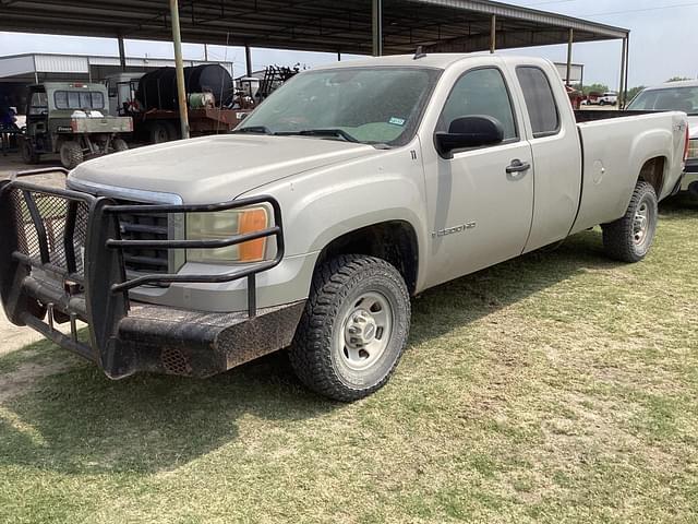 Image of GMC 2500 equipment image 1
