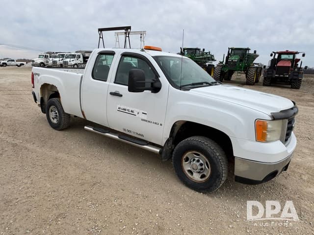 Image of GMC 2500HD equipment image 1