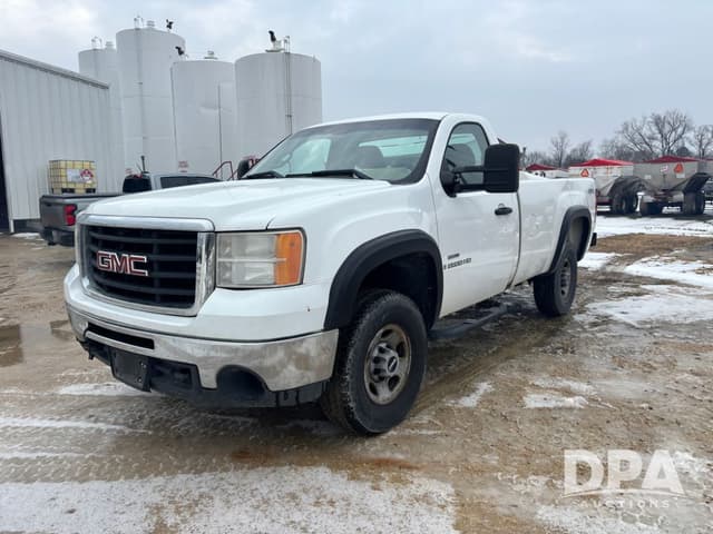 Image of GMC 2500HD equipment image 1