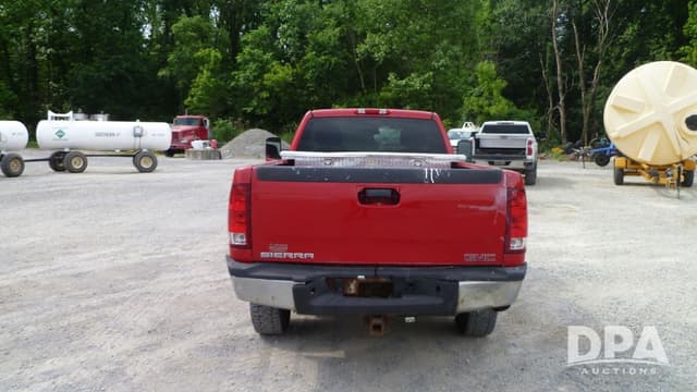 Image of GMC 2500HD equipment image 3
