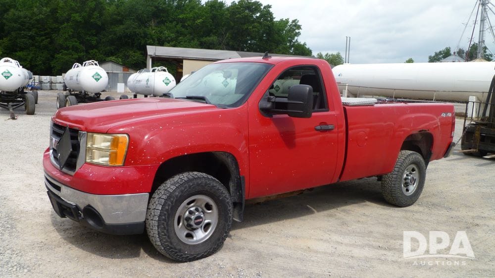 2008 GMC 2500HD Equipment Image0