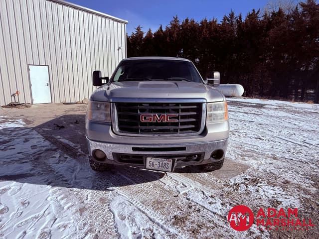 Image of GMC 2500HD equipment image 4