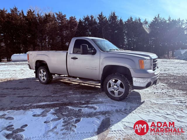 Image of GMC 2500HD equipment image 1