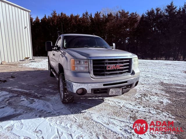 Image of GMC 2500HD equipment image 3