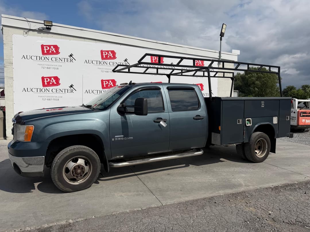 Image of GMC 3500HD Primary image