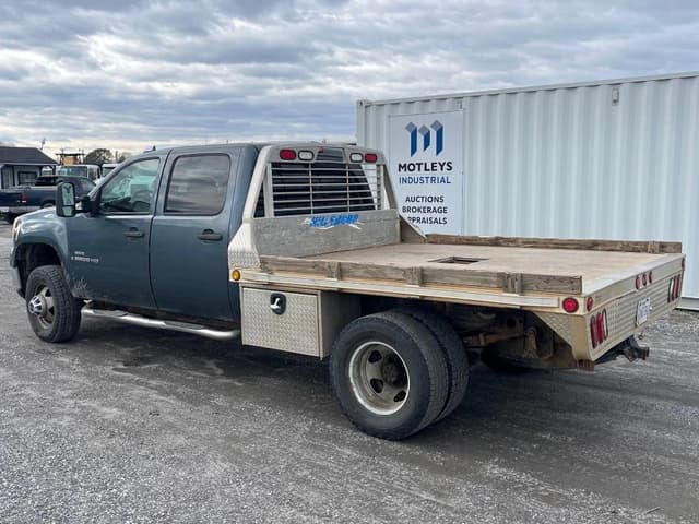 Image of GMC 3500 equipment image 1