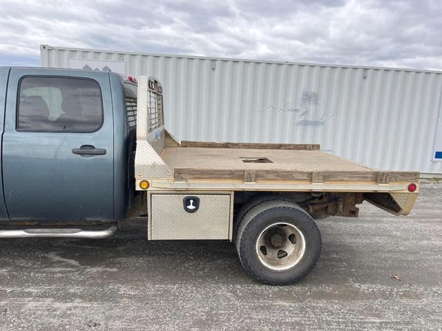 Image of GMC 3500 equipment image 4