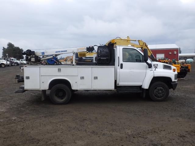 Image of GMC C5500 equipment image 2
