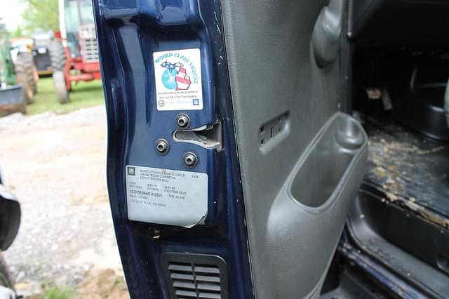 Image of GMC C5500 equipment image 2