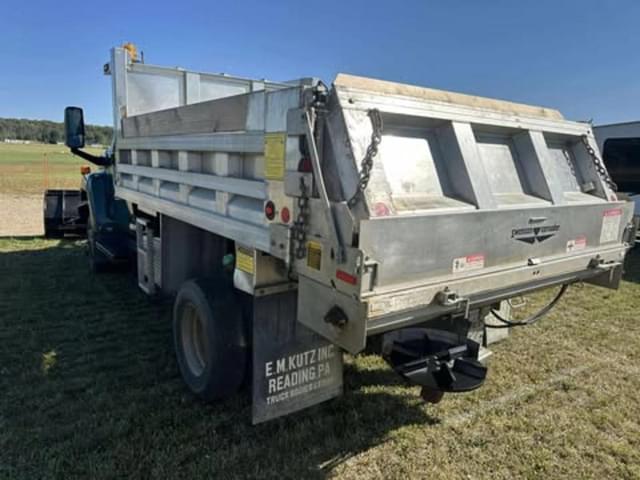 Image of GMC C5500 equipment image 2