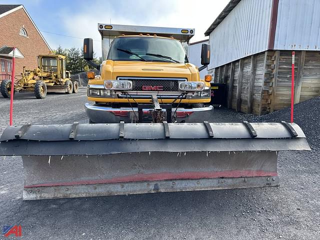 Thumbnail image GMC C5500 6
