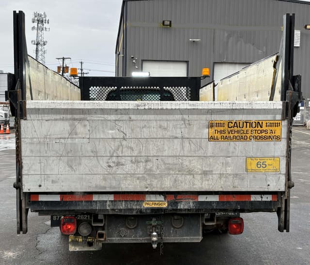 Image of GMC C5500 equipment image 3