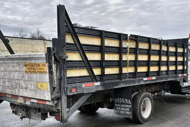 Image of GMC C5500 equipment image 4