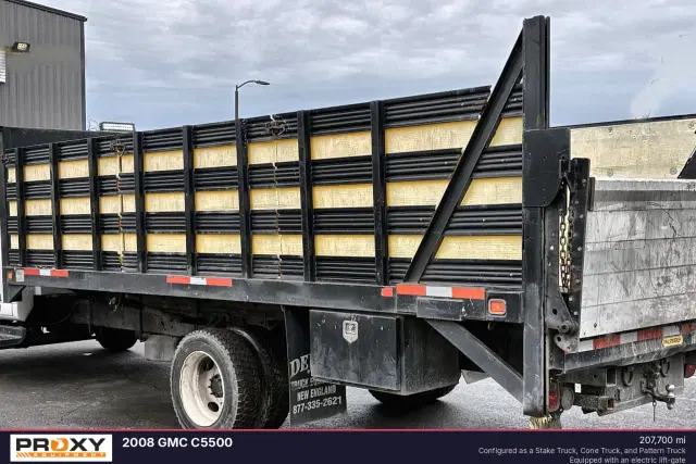 Image of GMC C5500 equipment image 2