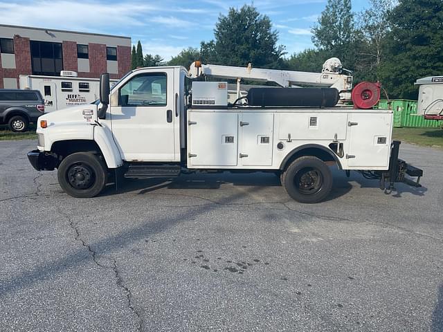 Image of GMC C5500 equipment image 3