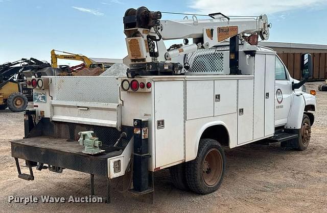 Image of GMC C5500 equipment image 4