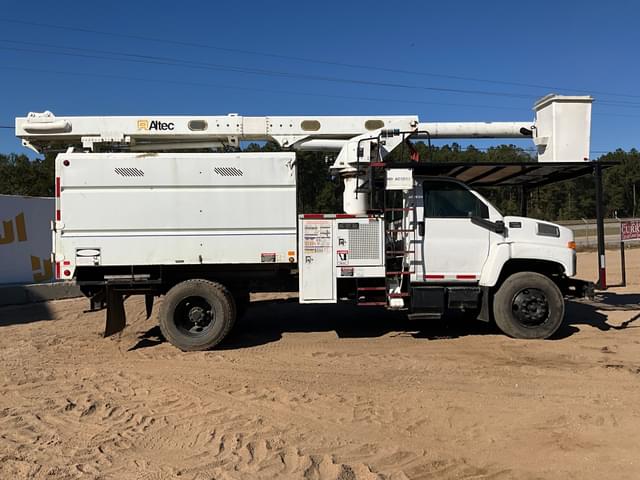 Image of GMC C7500 equipment image 3