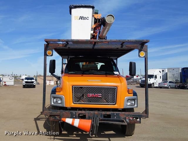 Image of GMC C7500 equipment image 1