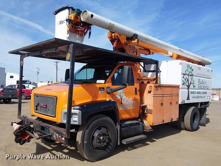 2008 GMC C7500 Equipment Image0