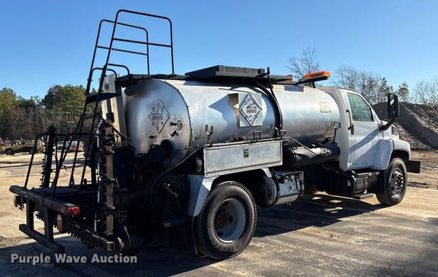 Image of GMC C7500 equipment image 4