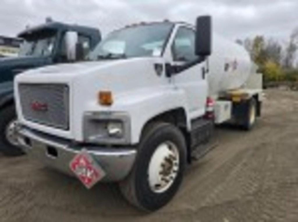 2008 GMC C7500 Equipment Image0