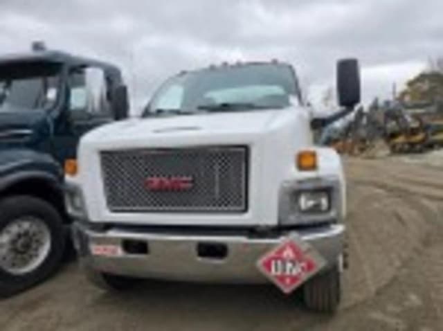 Image of GMC C7500 equipment image 1