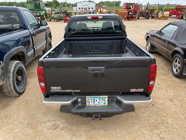 Image of GMC Canyon equipment image 4