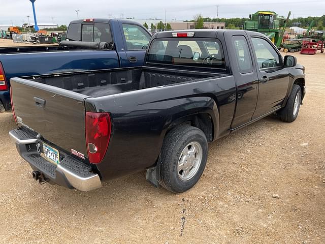 Image of GMC Canyon equipment image 3