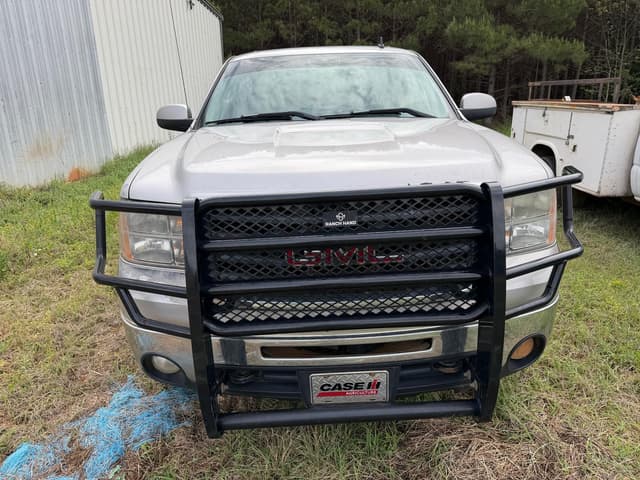 Image of GMC Sierra equipment image 2